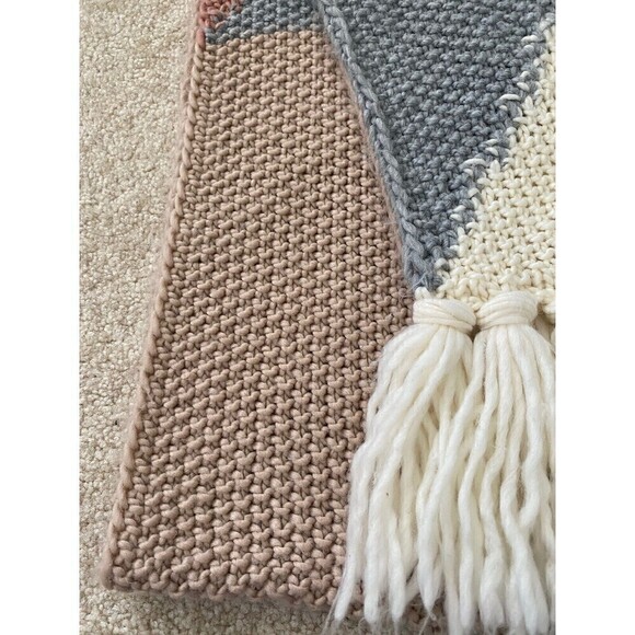 Vince Camuto Womens Scarf Rose Gold Grey Creme Classic Modern Long Fringe Warm - Picture 4 of 7